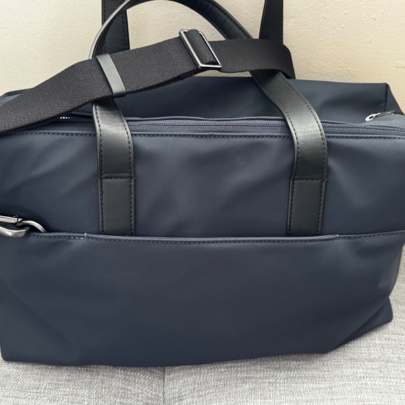 The Away Everywhere Bag in Navy Blue - Picture 3 of 11